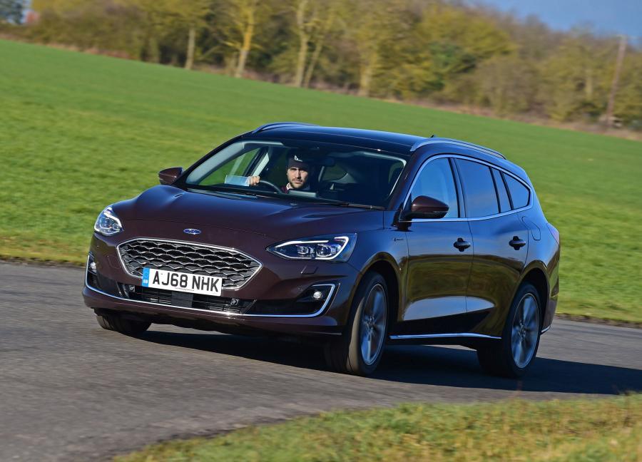  Ford Focus Vignale Estate 2018 года  (UK) (фото 16 из 18)